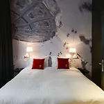 The Royal Snail 4*