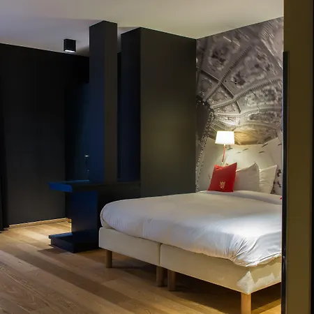 The Royal Snail Hotel 4*