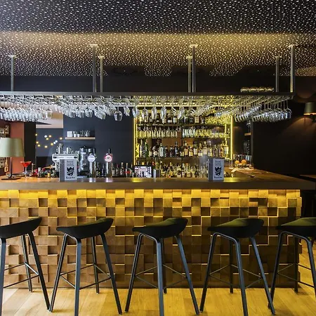 The Royal Snail Hotel 4*