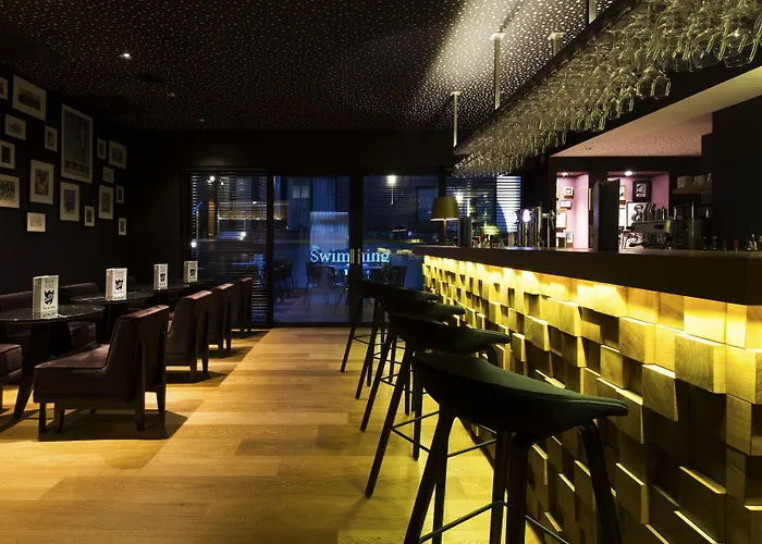 The Royal Snail Hotel 4*